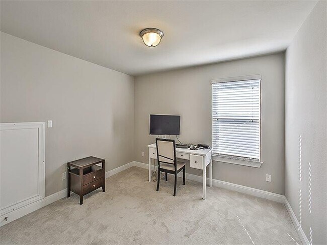 Building Photo - 15601 Cabrillo Way