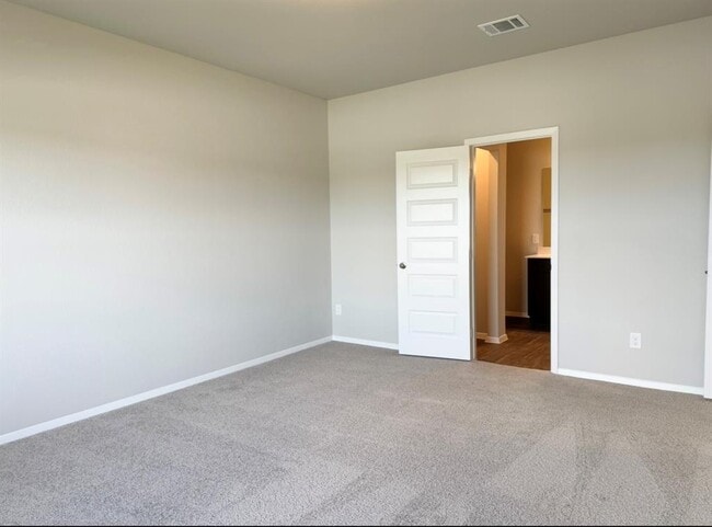 Building Photo - 144 Lavender Ln