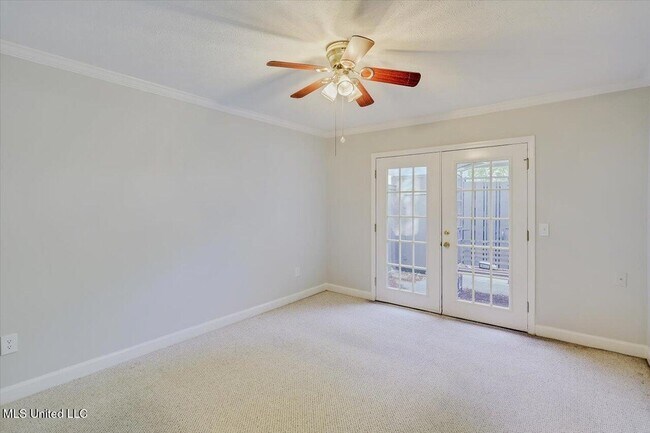 Building Photo - 200 Woodgreen Dr