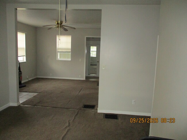 Building Photo - 611 Liberty Dr