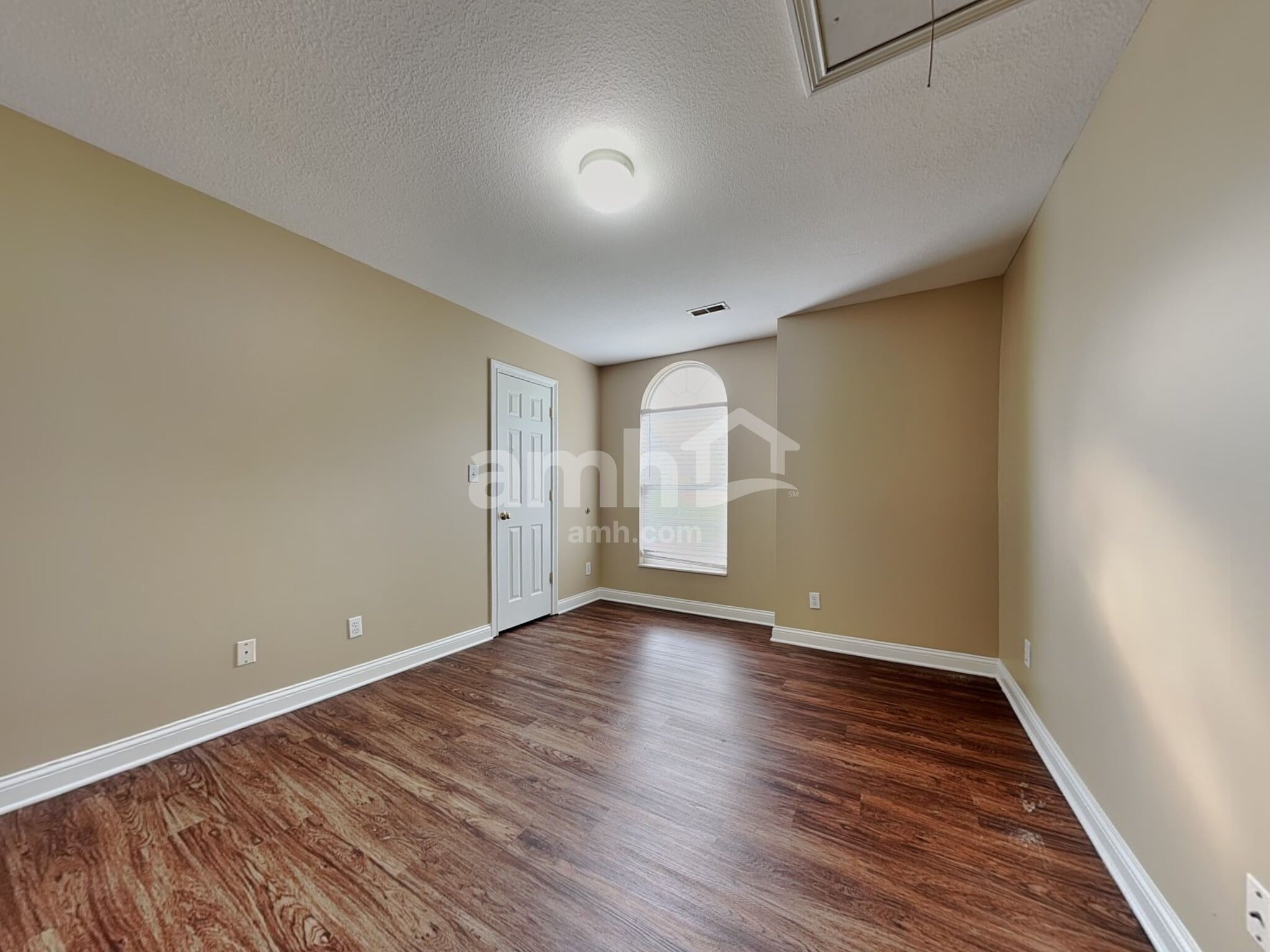 Building Photo - 8209 Jade Tree Ln