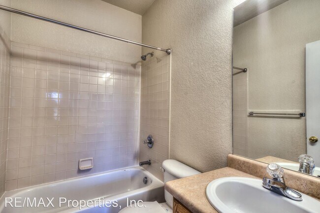Building Photo - 4 br, 3.5 bath House - 5802 Pioneer Mesa D...