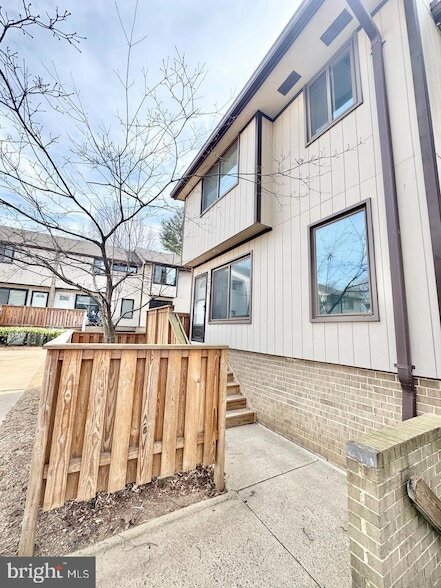 Building Photo - 1685 Westwind Way