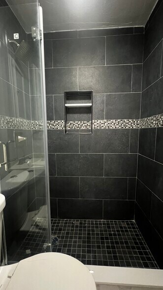 BATHROOM - 516 Monastery Pl