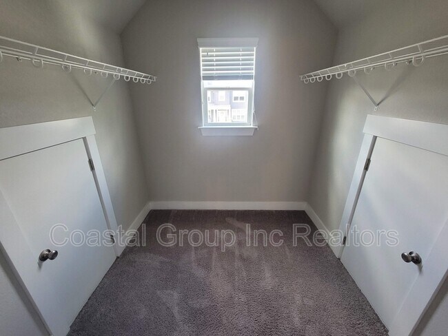 Building Photo - 1233 Auburn Hill Dr