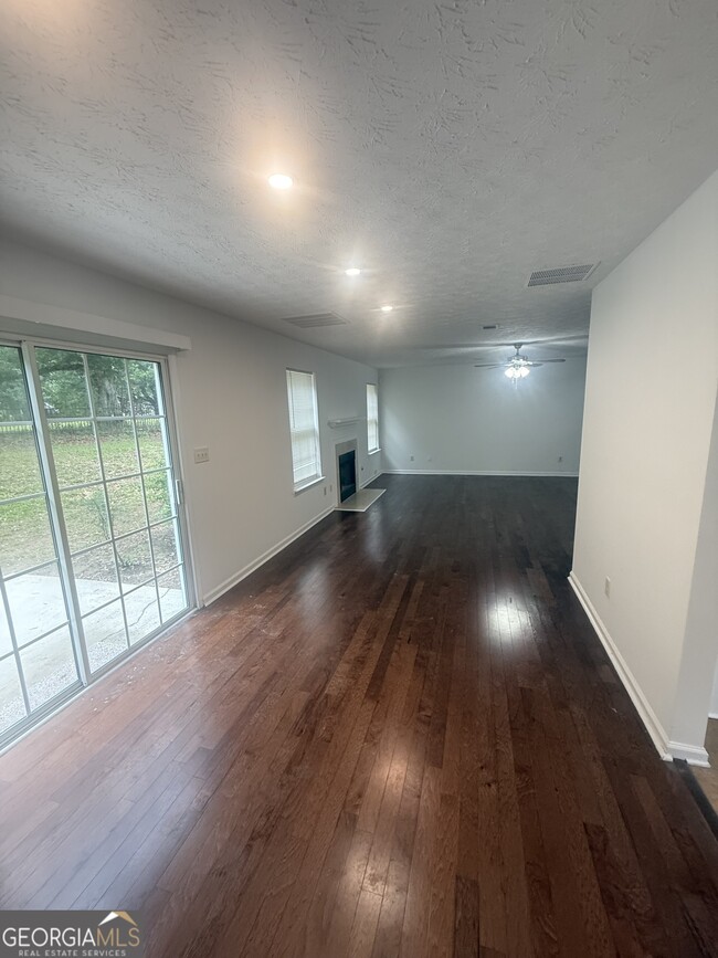 Building Photo - 921 Winding Down Way