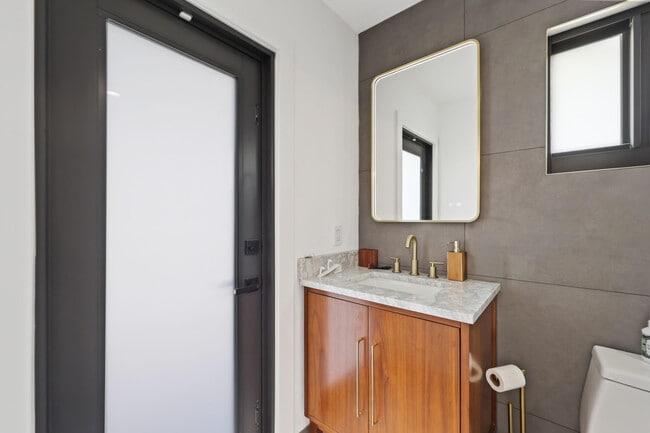 Building Photo - 14704 Black Bear Rd