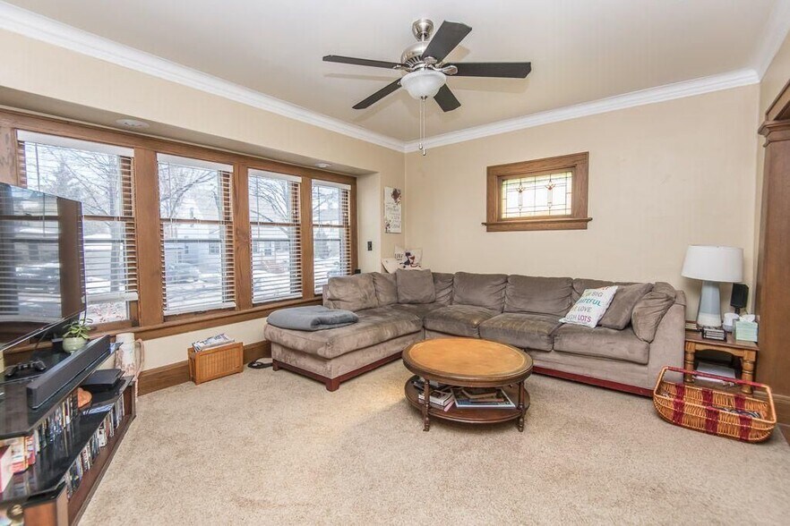 Building Photo - 537 N 59th St