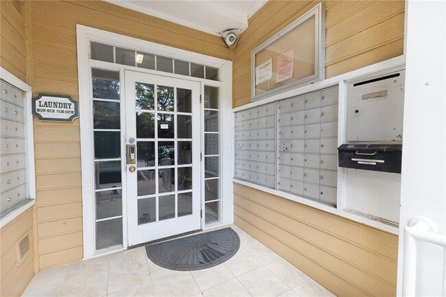 Building Photo - 232 Bentley Pl