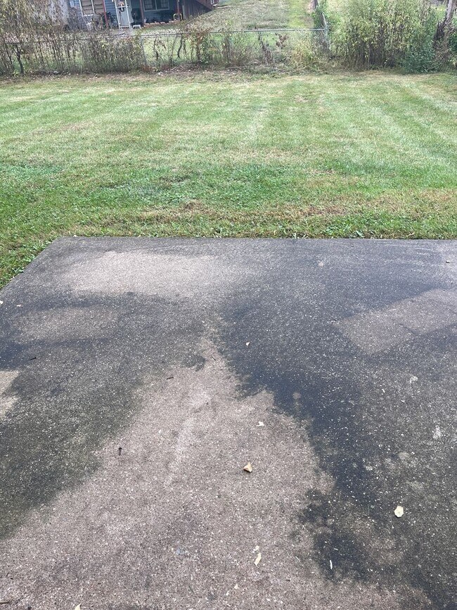 Building Photo - 725 Demaret Dr