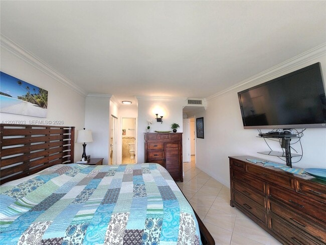 Building Photo - 3505 S Ocean Dr