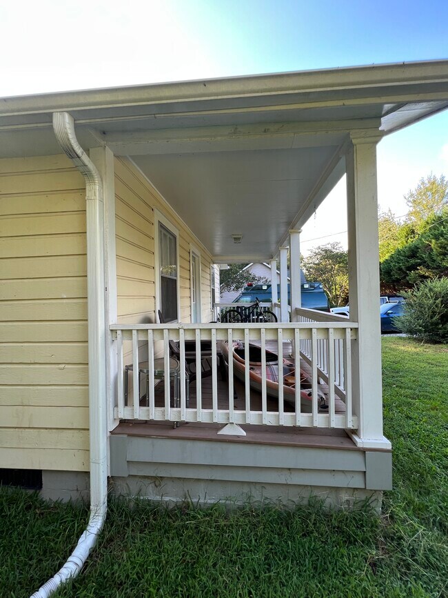 Front Porch - 1631 Rosedale St