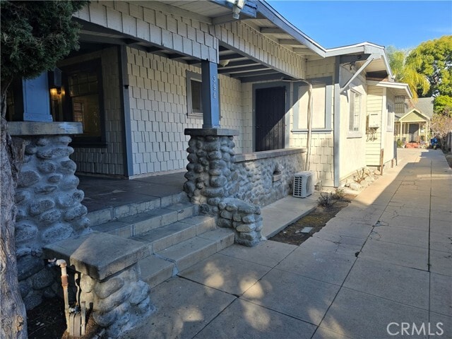 Building Photo - 396 N Mentor Ave