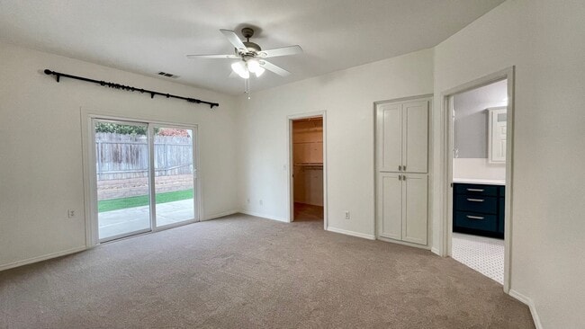 Building Photo - Single Level 4-Bedroom with 3-Car Garage in Berry Gardens