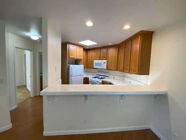 Building Photo - 790 Lighthouse Ave