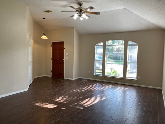 Building Photo - 4401 Egret Dr