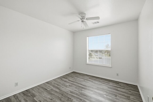 Building Photo - 2849 Southampton Way