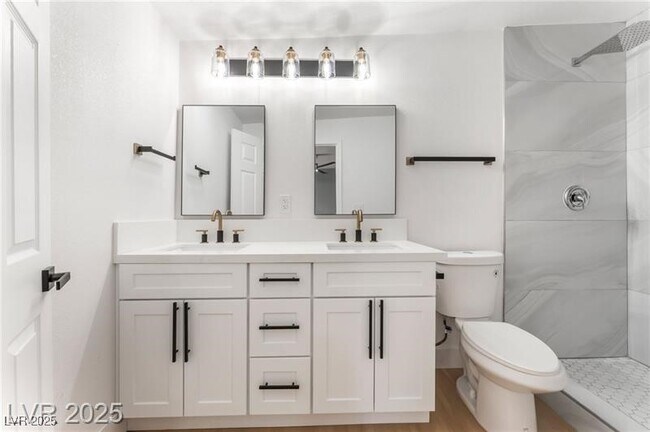 Building Photo - 915 Melrose Dr