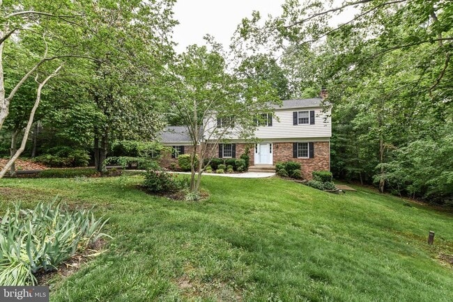 Building Photo - 8504 Shadeway Pl