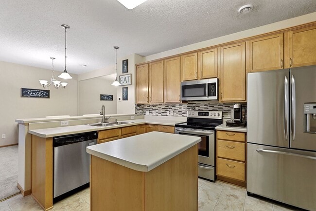 Building Photo - Amenity-Packed Bailey’s Arbor Townhome — Available June 1!