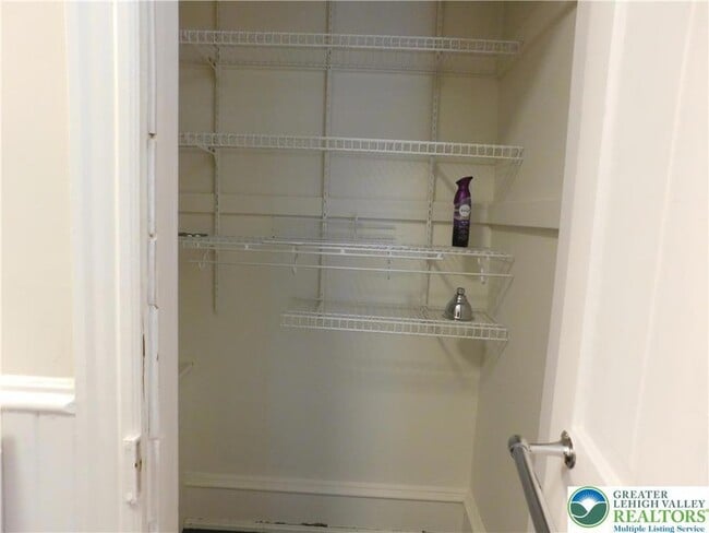 Building Photo - 300 S 9th St