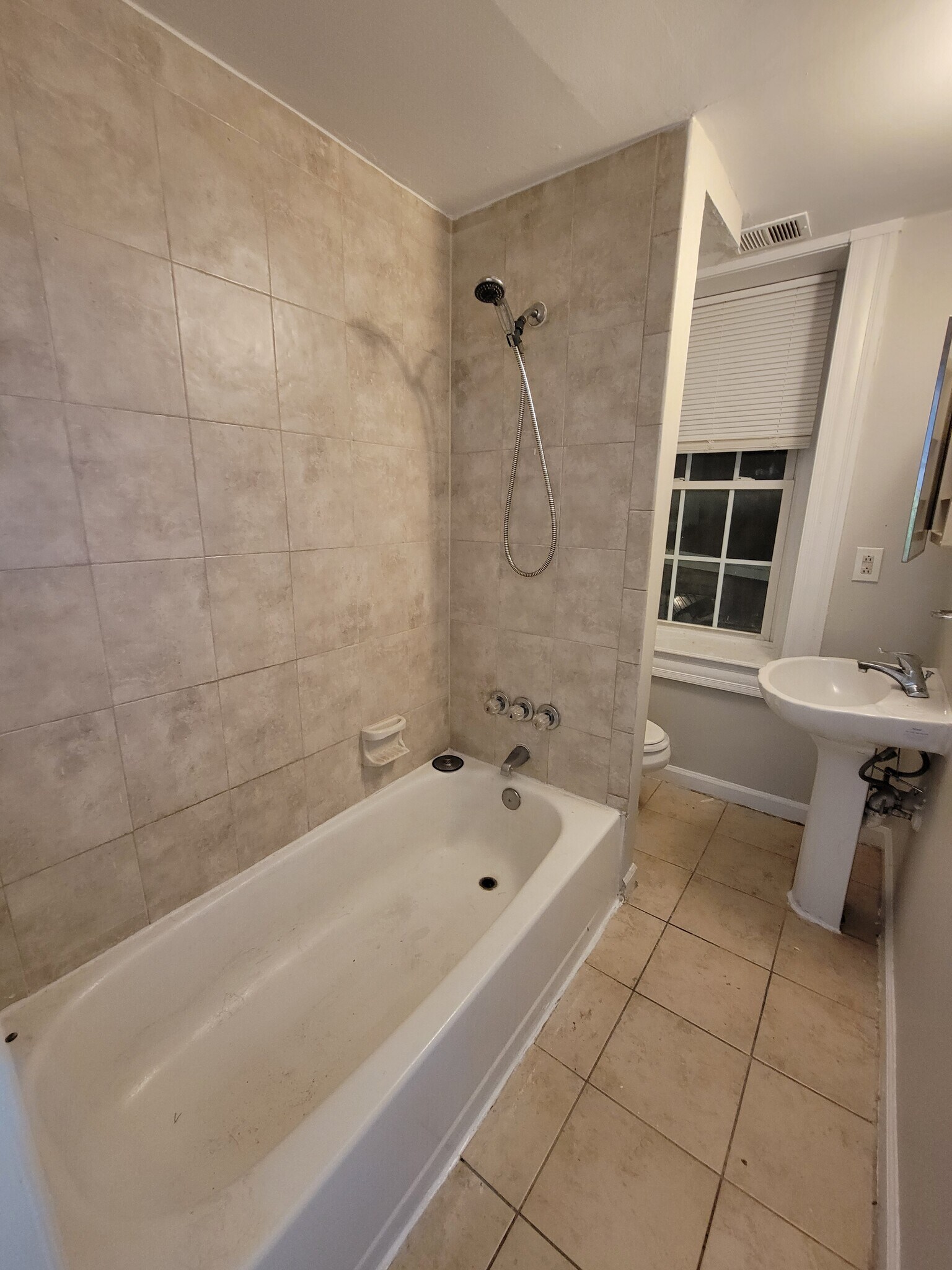 Building Photo - 1217 Hollins St