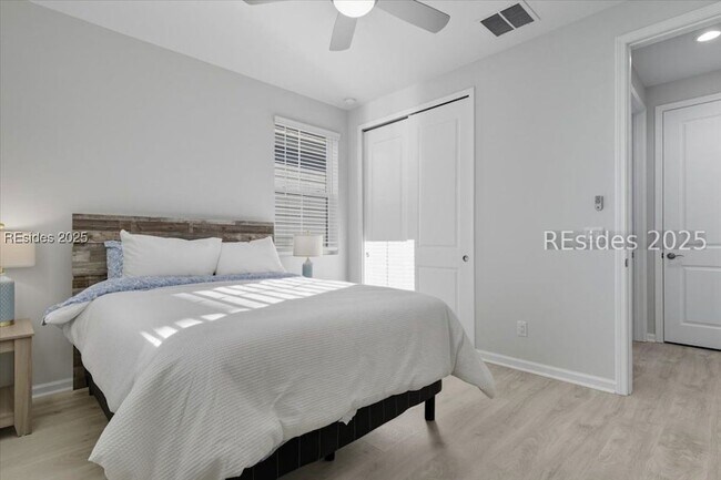 Building Photo - 215 Tropics Ave