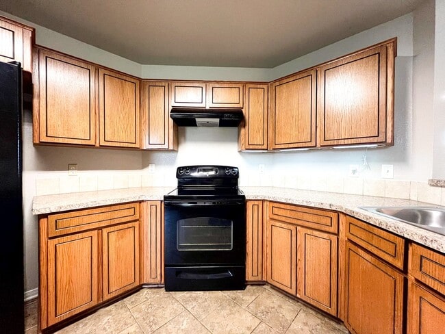 Building Photo - Available NOW!!!! This Beautiful 1 story, 4 Bedroom, 2 bath home in Killeen has a lot to offer!  ...