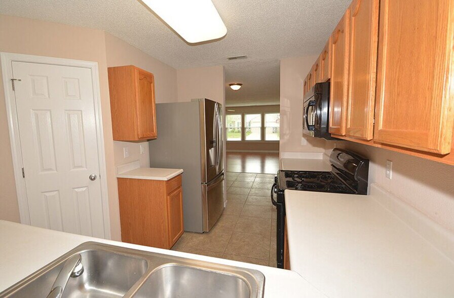 Building Photo - 7732 Mistflower Ln