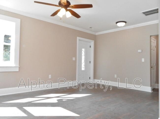 Building Photo - 22 Ridgeway Dr