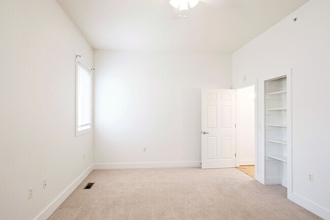Building Photo - 215 5th St SW