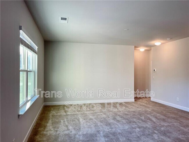 Building Photo - 5689 Wheeler Ridge Rd