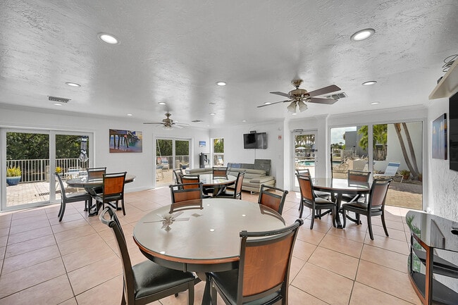 Building Photo - 2850 NE 14th Street Causeway