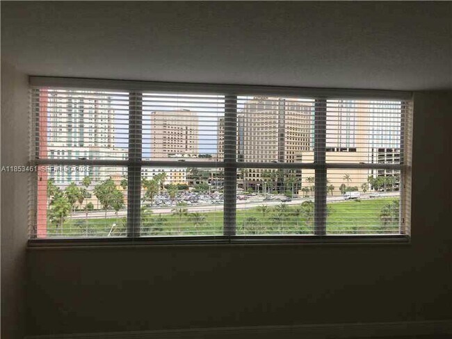 Building Photo - 9143 SW 77th Ave