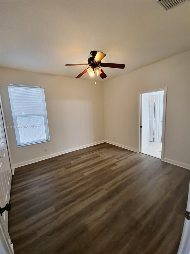 Building Photo - 7044 Brunswick Cir