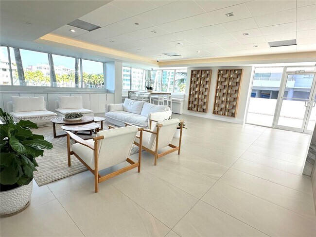 Building Photo - 5900 Collins Ave