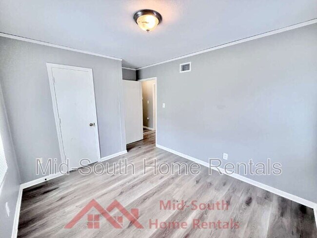 Building Photo - 1730 Tahiti Ln