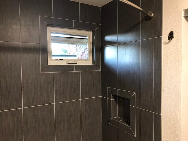 Building Photo - 2321 Ellis St