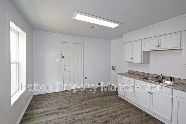 Building Photo - 3703 S Monroe St