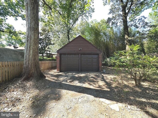 Building Photo - 4409 Beechwood Rd