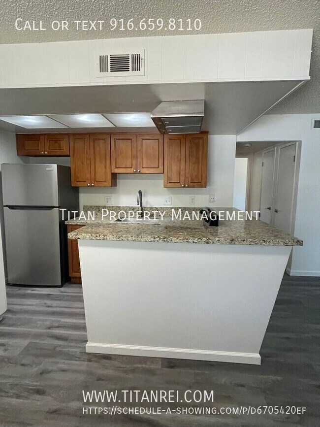 Building Photo - 770 Carro Dr