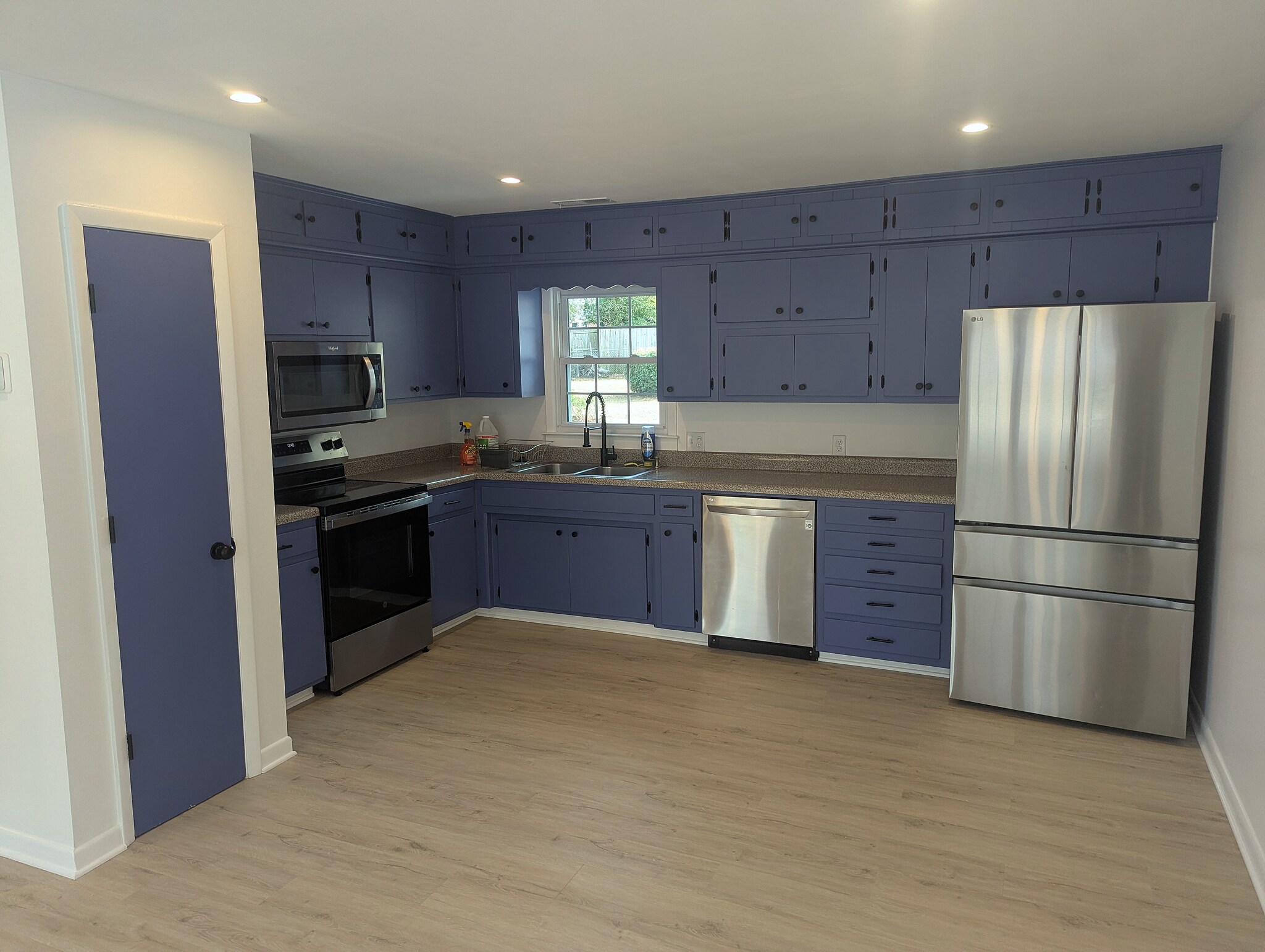 Building Photo - 5310 Lord Tennyson Dr