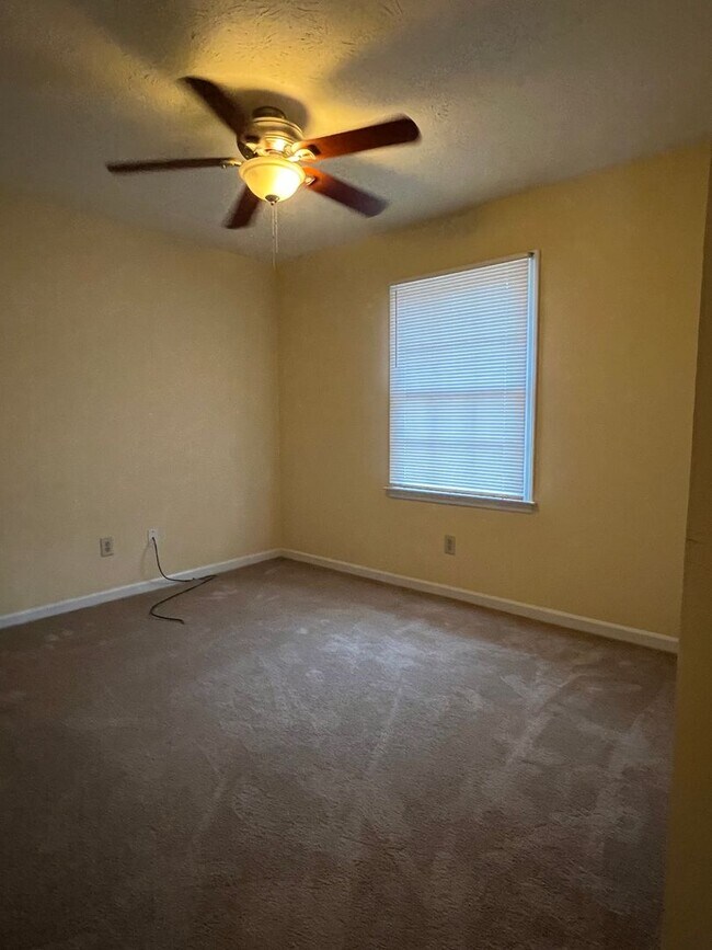 Building Photo - Location! Location! Location!