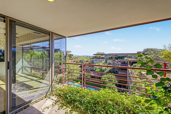 Building Photo - 7151 E Rancho Vista Dr