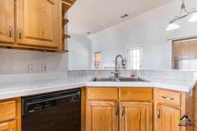 Building Photo - 217 Sedgebrooke Dr
