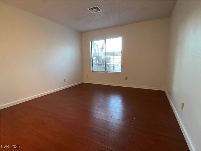 Building Photo - 4872 Nara Vista Way