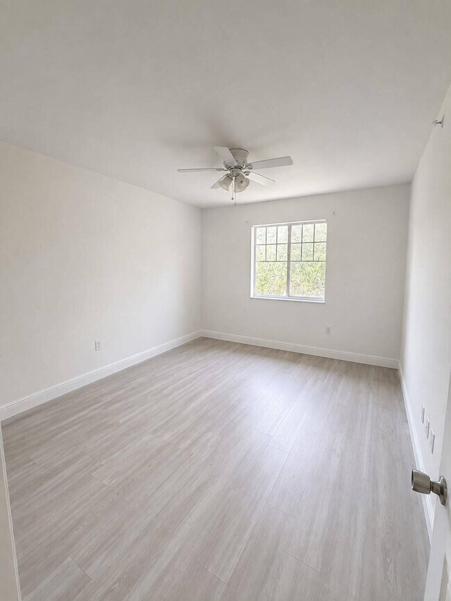Building Photo - 6386 Emerald Dunes Dr