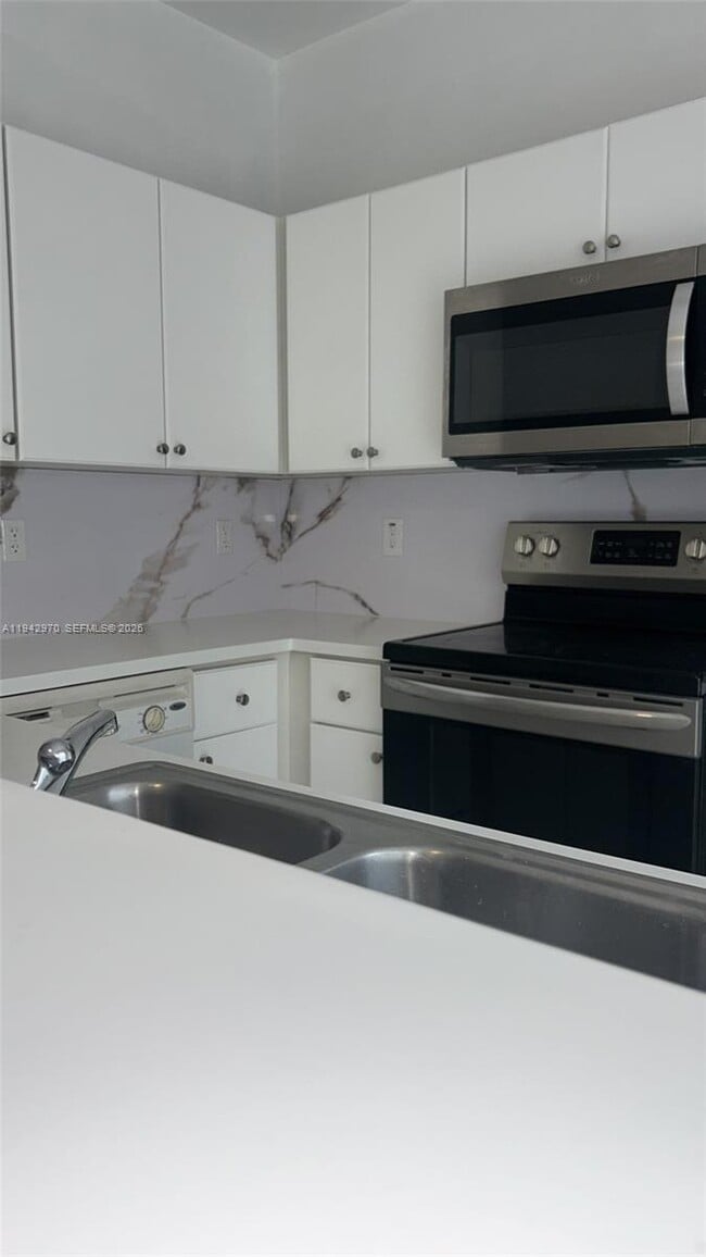 Building Photo - 10740 NW 83rd St