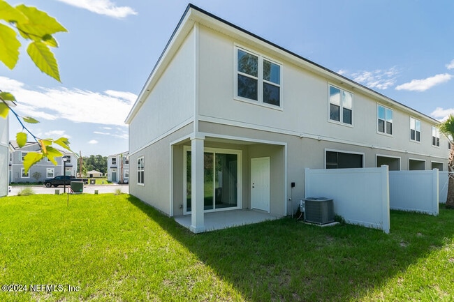 Building Photo - 215 Elmhurst Ln