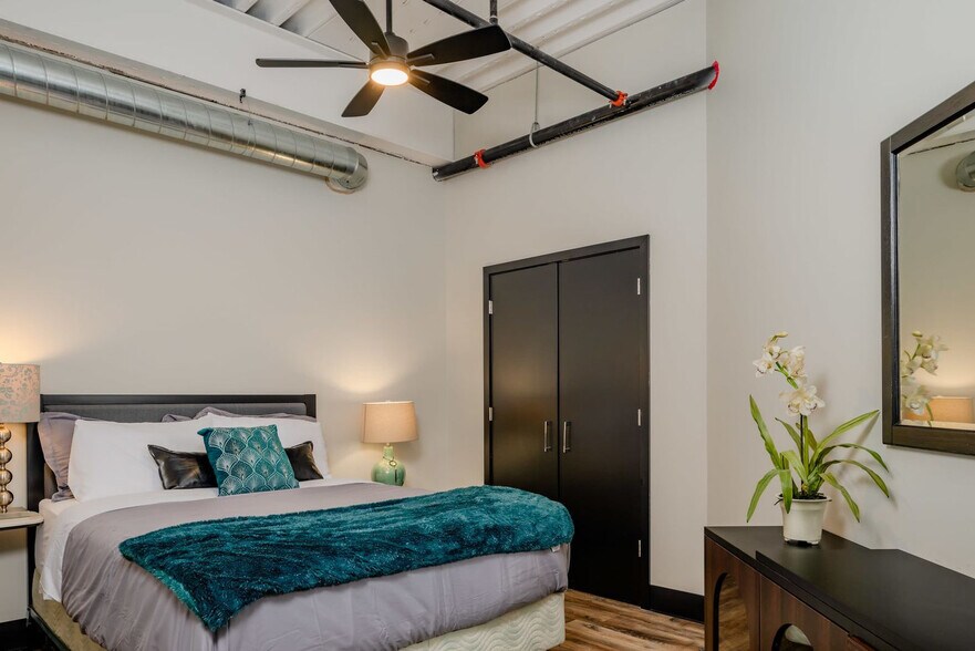 Building Photo - 127 N Appleton St